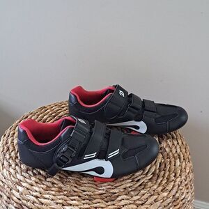 PELOTON Womens Black/Red Leather Indoor Cycling/Spin Shoes‎ Clips Size 40/US9.5
